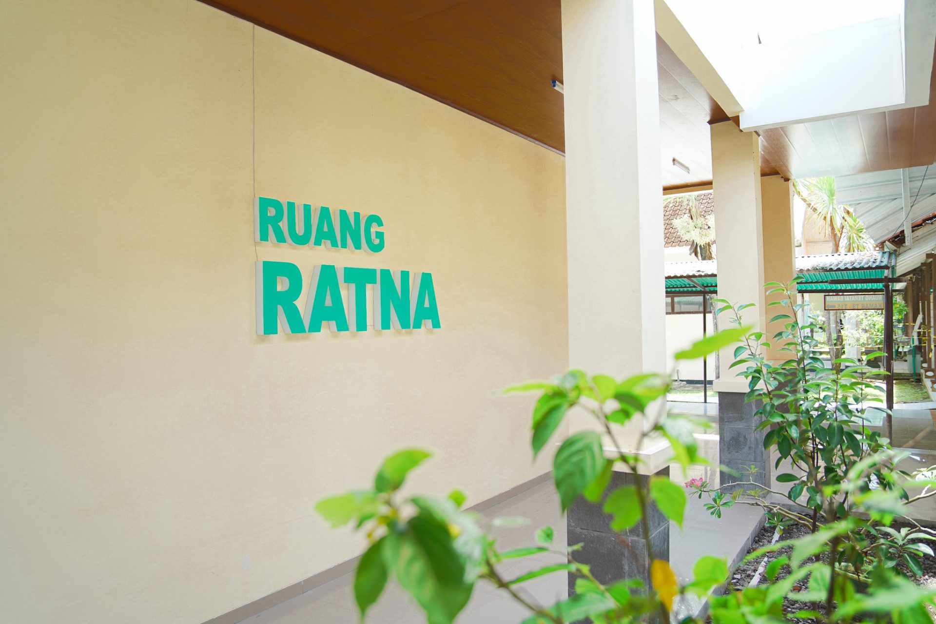 Ratna 6